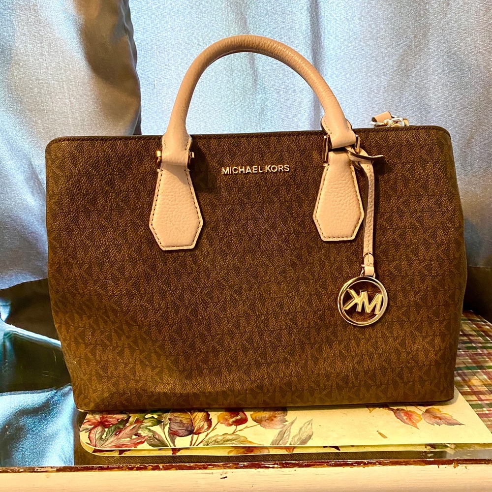 Michael Kors Purse - Picture 1 of 3